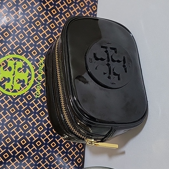 Tory Burch Handbags - Tory Burch Black patent leather cosmetic pouch with zip
